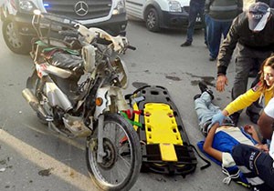 Motosikletler çarpıştı: 3 yaralı